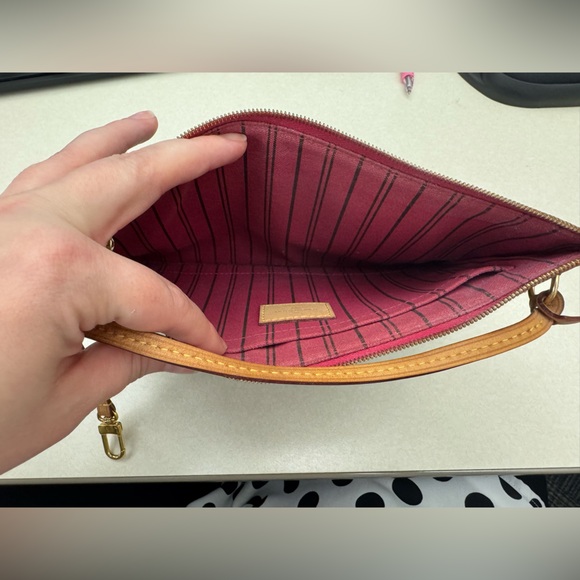 Louis Vuitton Pochettte - Picture 3 of 8